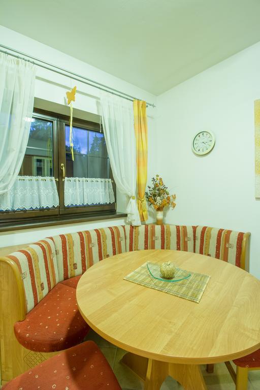 Vila Helena - Apartment Helena 2 Ruzomberok Rom bilde