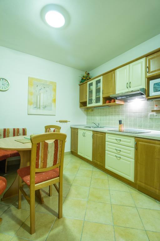 Vila Helena - Apartment Helena 2 Ruzomberok Eksteriør bilde