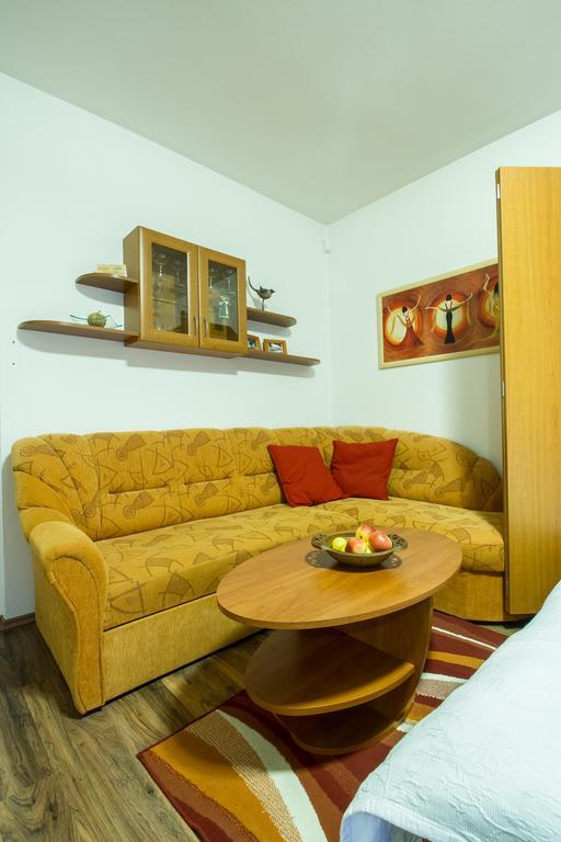 Vila Helena - Apartment Helena 2 Ruzomberok Rom bilde