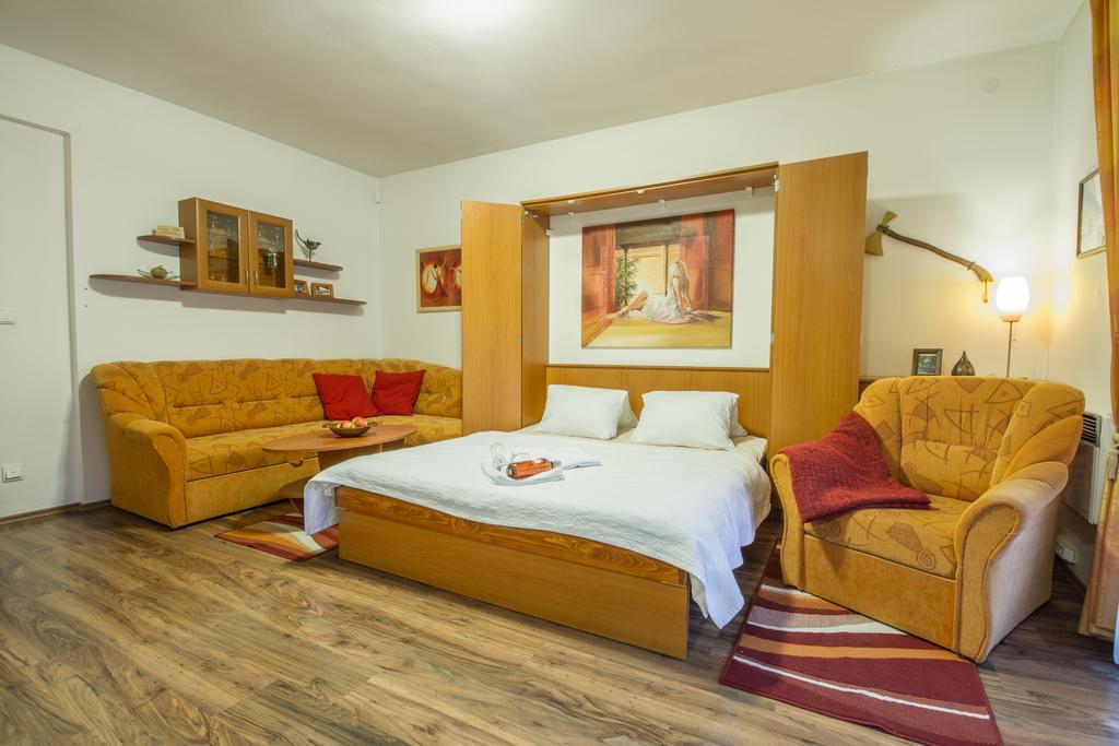 Vila Helena - Apartment Helena 2 Ruzomberok Rom bilde